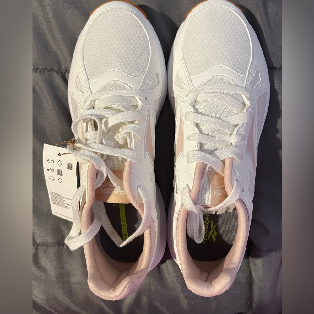 NIB Women’s Reebok Advanced Trainette Fuel Foam sneakers